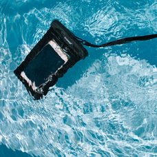Гермопакет Tramp для мобильного телефона плавающий (10,7х18см) (черный)