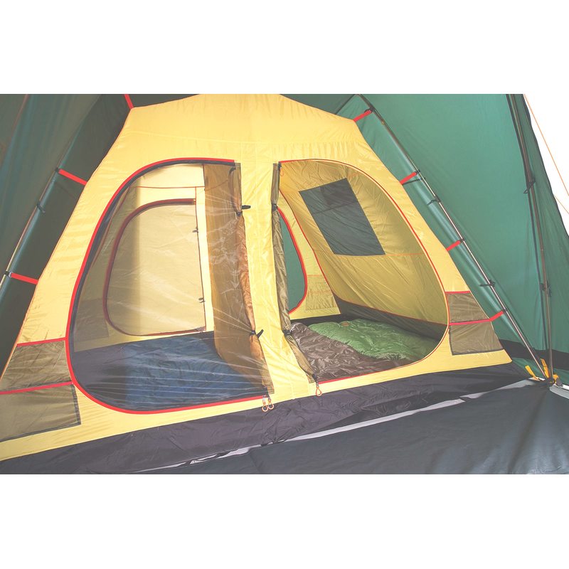 Пятиместная кемпинговая палатка Alexika Victoria 5 luxe с тремя входами и большим тамбуром.