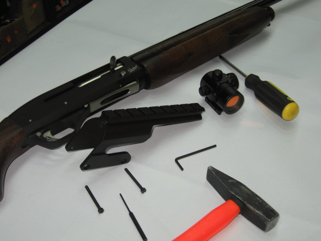 Крошечный пистолет-мелкашка от Beretta, с заряжанием как у ружья. Видео