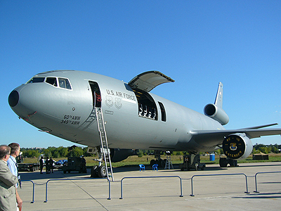 Американский самолет на выставке МАКС-2005
