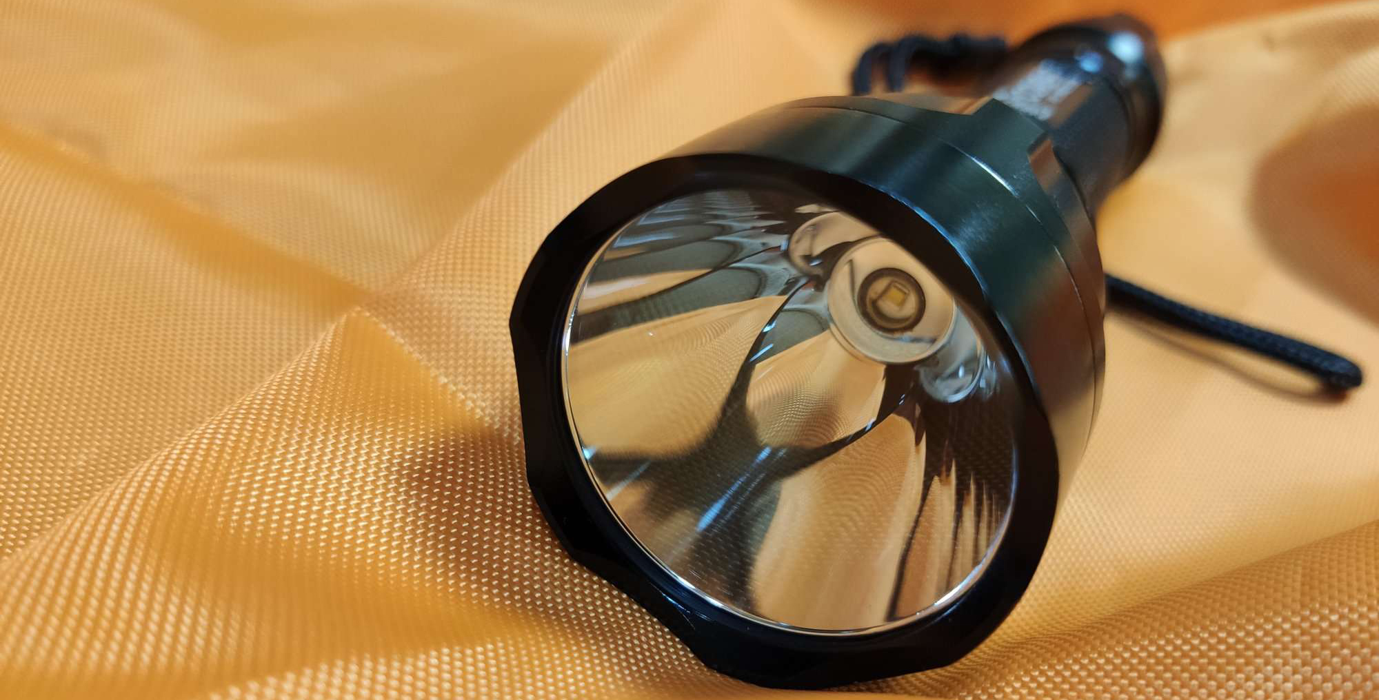 Тактический фонарь Сombat R5 250